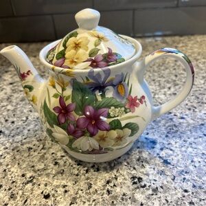Sadler Floral Ceramic Teapot- England